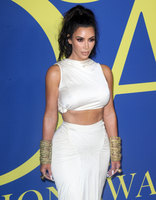 Kim Kardashian Sweatshirt #3288480