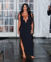 Kim Kardashian Sweatshirt #3802674