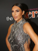 Kim Kardashian Sweatshirt #3802676