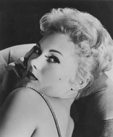Kim Novak t-shirt #2551793