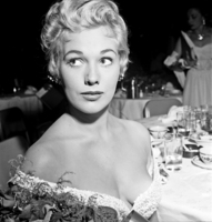 Kim Novak t-shirt #2551892