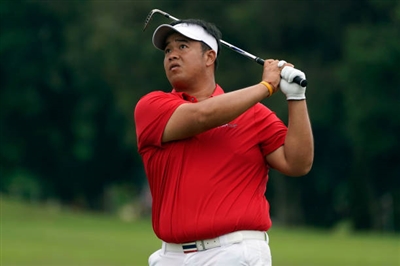 Kiradech Aphibarnrat posters