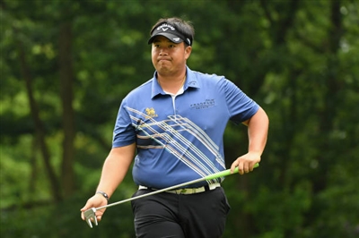 Kiradech Aphibarnrat posters