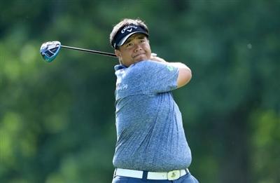 Kiradech Aphibarnrat posters