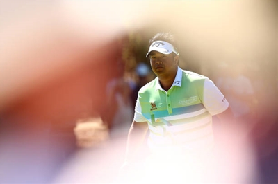 Kiradech Aphibarnrat posters
