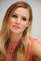 Kristen Bell Longsleeve T-shirt #2222562