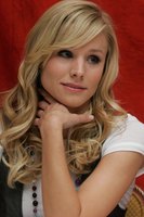 Kristen Bell Longsleeve T-shirt #2275054