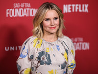 Kristen Bell Longsleeve T-shirt #2840591