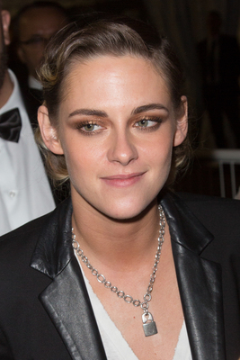 Kristen Stewart At Lagora tote bag