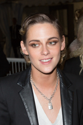 Kristen Stewart At Lagora tote bag