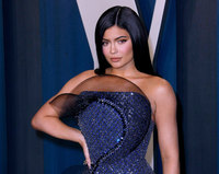 Kylie Jenner Longsleeve T-shirt #3934200