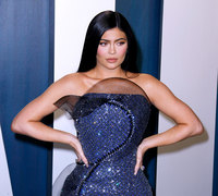 Kylie Jenner Longsleeve T-shirt #3934213