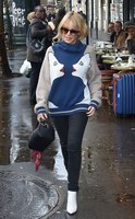 Kylie Minogue Sweatshirt #2965545