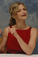 Kyra Sedgwick t-shirt #2292996