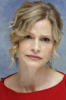 Kyra Sedgwick t-shirt #2293015