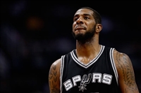 LaMarcus Aldridge t-shirt #3368379