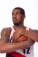 LaMarcus Aldridge t-shirt #3368473