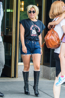 Lady Gaga Longsleeve T-shirt #2629173