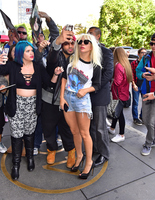 Lady Gaga Longsleeve T-shirt #2629872