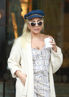 Lady Gaga Longsleeve T-shirt #2629888