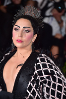 Lady Gaga Longsleeve T-shirt #2630321