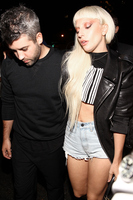 Lady Gaga Sweatshirt #2630382