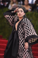 Lady Gaga Sweatshirt #2630494