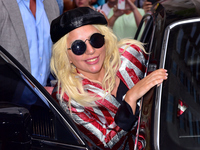 Lady Gaga Longsleeve T-shirt #2630662