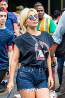 Lady Gaga Longsleeve T-shirt #2630820