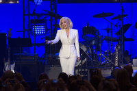 Lady Gaga Longsleeve T-shirt #2861048