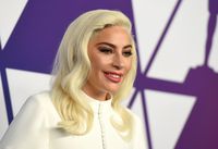 Lady Gaga Longsleeve T-shirt #3746109