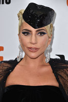 Lady Gaga Longsleeve T-shirt #3768786