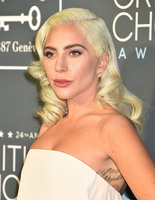 Lady Gaga Longsleeve T-shirt #3768864