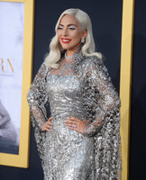 Lady Gaga Longsleeve T-shirt #3797912