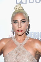 Lady Gaga Longsleeve T-shirt #3798380