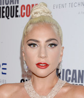 Lady Gaga Longsleeve T-shirt #3798438