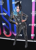 Lady Gaga Longsleeve T-shirt #3940414