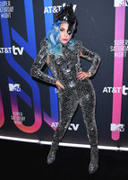 Lady Gaga Longsleeve T-shirt #3940422