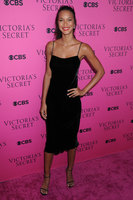 Lais Ribeiro Longsleeve T-shirt #2904637