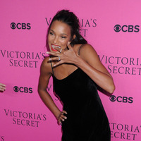 Lais Ribeiro Longsleeve T-shirt #2904707