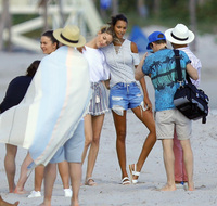 Lais Ribeiro Longsleeve T-shirt #2904759