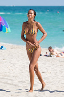 Lais Ribeiro Longsleeve T-shirt #3065933
