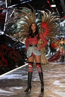 Lais Ribeiro Longsleeve T-shirt #3636387