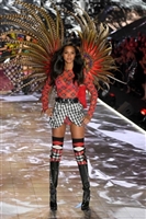 Lais Ribeiro Longsleeve T-shirt #3636943