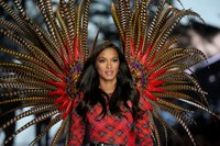 Lais Ribeiro Longsleeve T-shirt #3794298