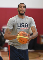 Lamarcus Aldridge Sweatshirt #3958938