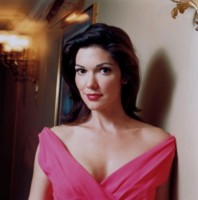 Laura Harring Longsleeve T-shirt #1339965