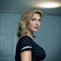 Laura Harring Longsleeve T-shirt #2028692