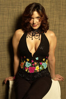 Laura Harring Longsleeve T-shirt #2337776