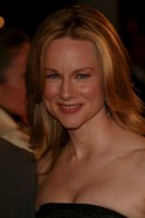 Laura Linney Longsleeve T-shirt #1343222